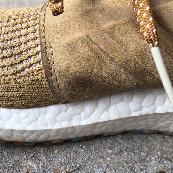 *Limited Edition* Adidas Ultraboost - Picture 9 of 14
